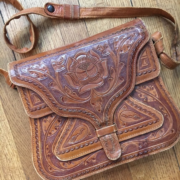 Vintage Handbags - Tooled Leather Purse